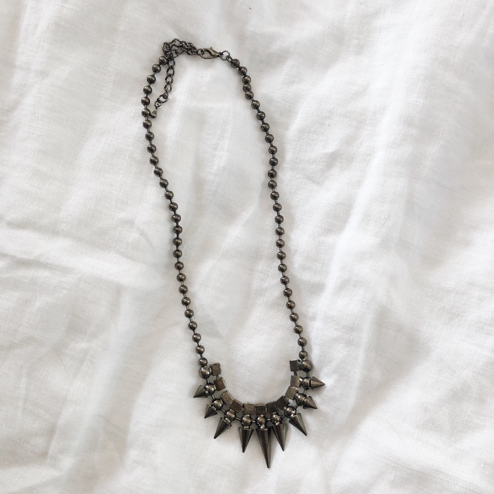 Spiky statement necklace - Picture 4 of 5